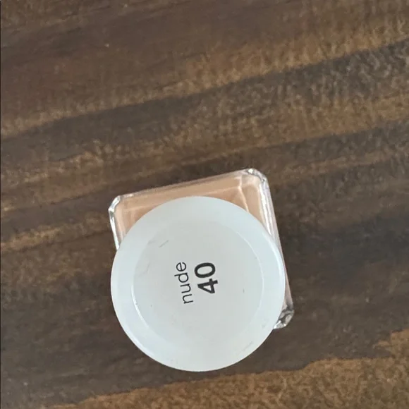 Neutrogena SkinClearing Oil-Free Makeup shade 40 Nude - Picture 3 of 3